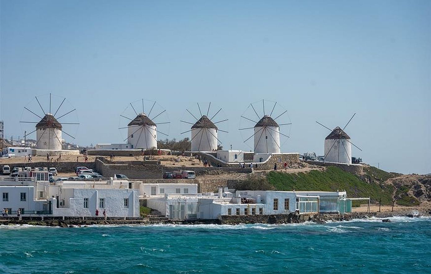 «Φακελώνονται» όσοι χτίζουν στη Μύκονο αυθαίρετα – «Θα τα δουν να κατεδαφίζονται», το μήνυμα Σκυλακάκη