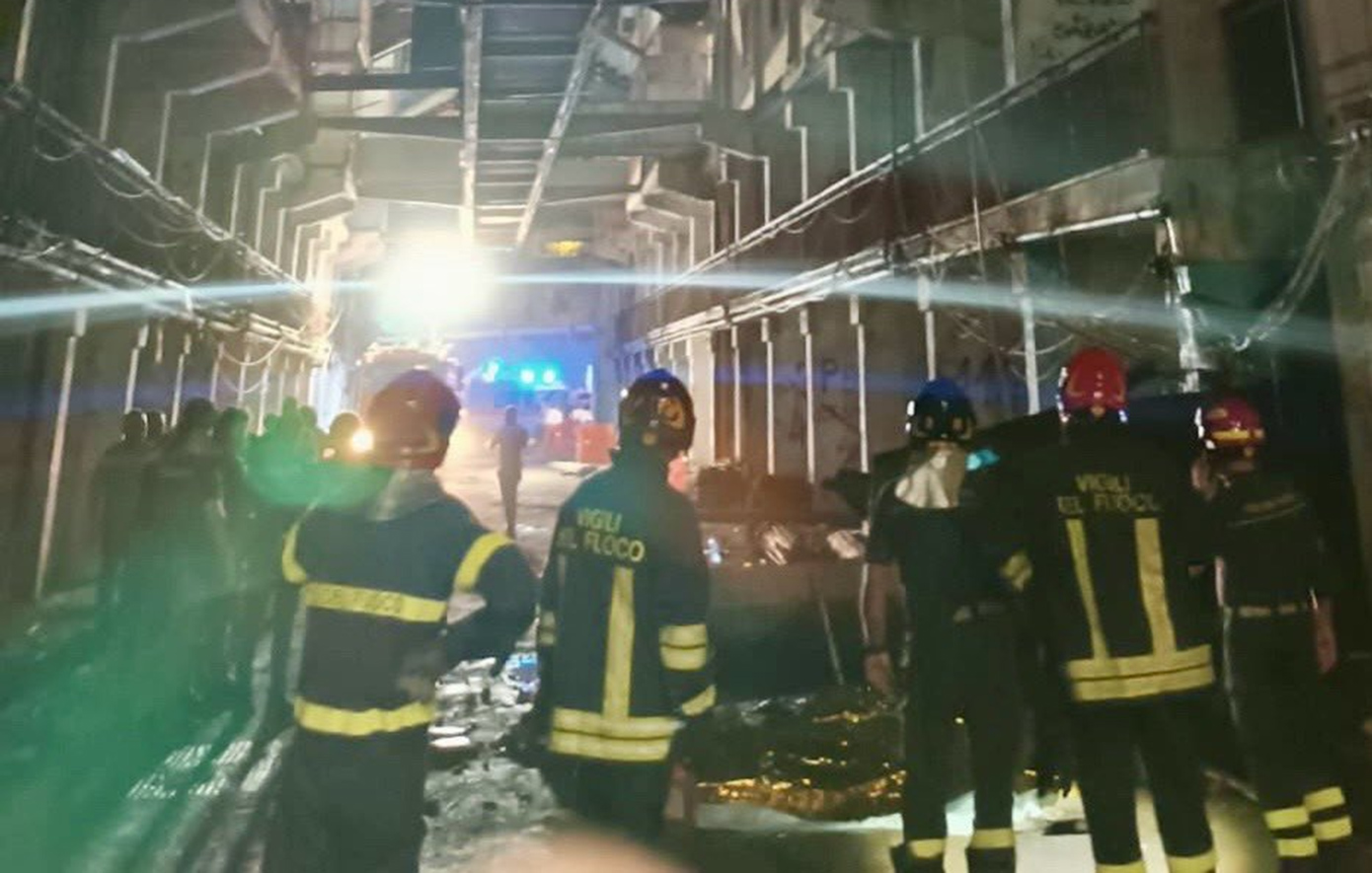 Κατάρρευση μπαλκονιού στη Νάπολη: Δύο νεκροί και 13 τραυματίες εκ των οποίων 7 παιδιά