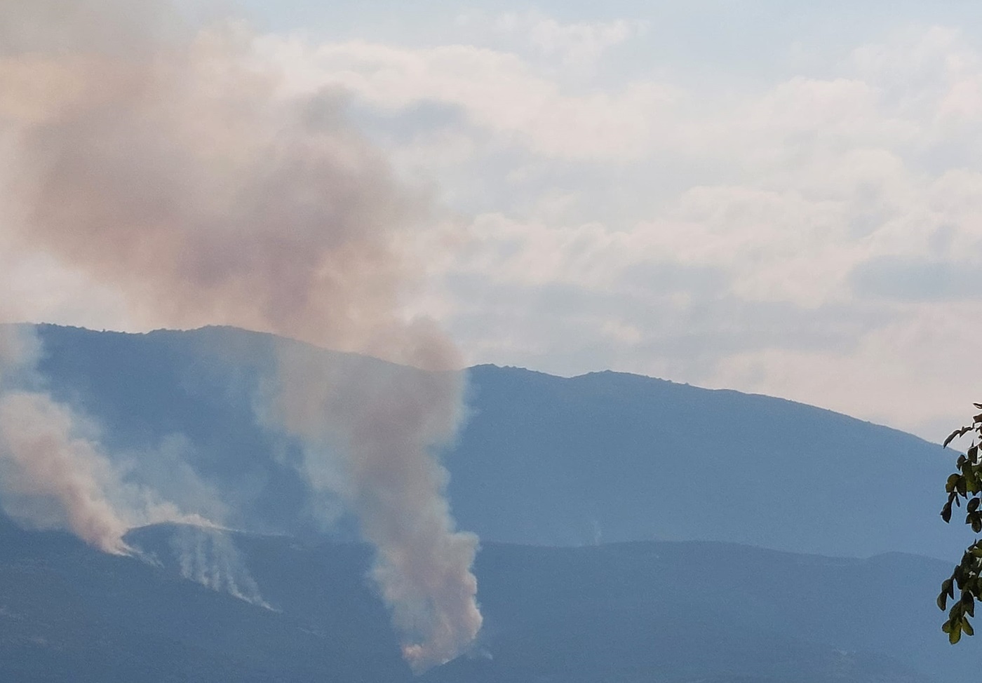 Υπό μερικό έλεγχο η φωτιά στη Ροδόπη – Σε εξέλιξη η επιχείρηση κατάσβεσης στο Πάικο