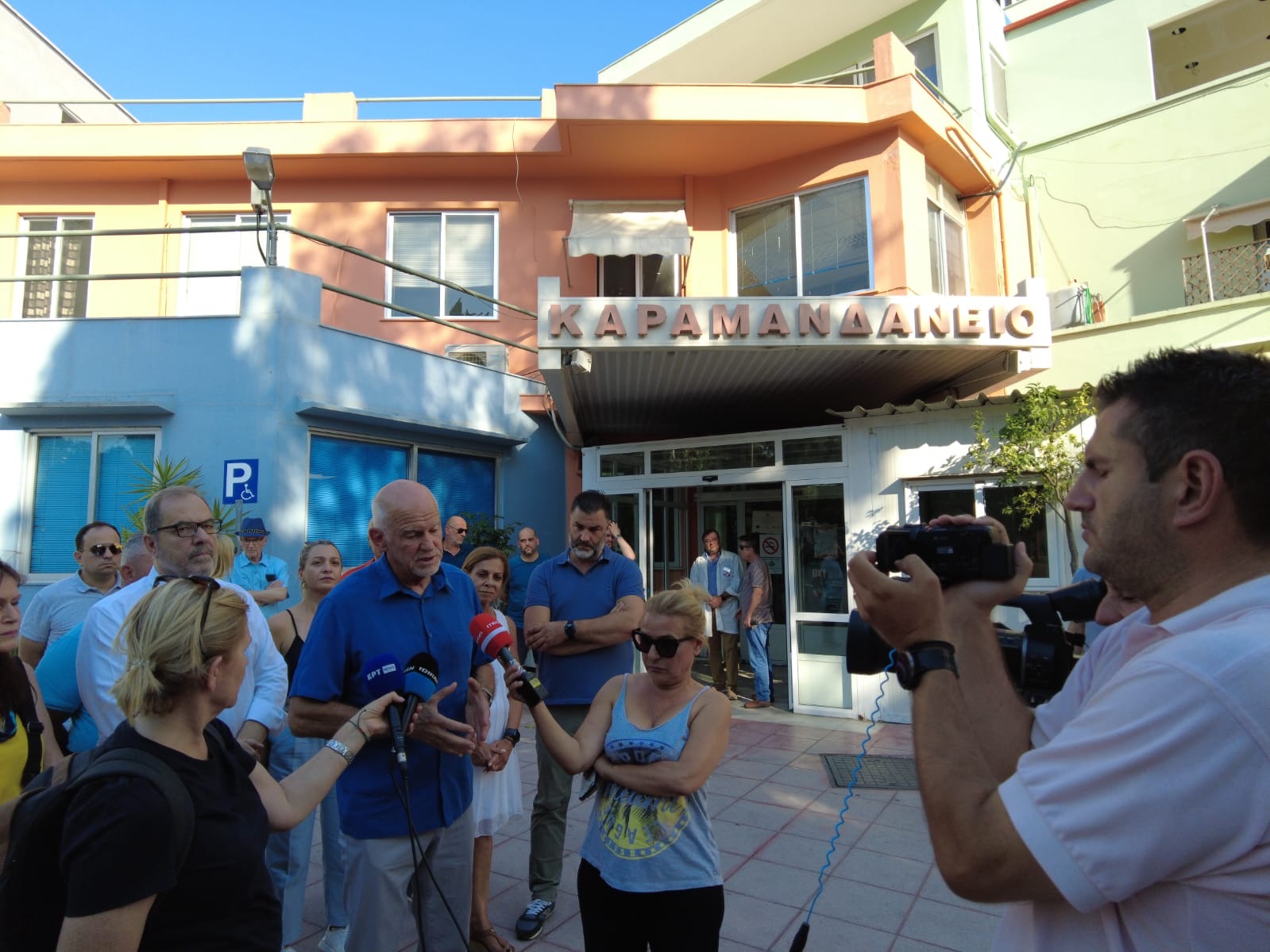 Το «Καραμανδάνειο» επισκέφθηκε ο Γιώργος Παπανδρέου μετά τη φωτιά στην Πάτρα