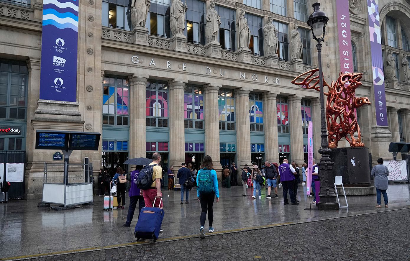 Χάος στον κεντρικό σιδηροδρομικό σταθμό του Παρισιού από το σαμποτάζ στα τρένα – Η Eurostar καλεί τους επιβάτες να μην ταξιδέψουν Χάος στον κεντρικό σιδηροδρομικό σταθμό του Παρισιού από το σαμποτάζ στα τρένα – Η Eurostar καλεί τους επιβάτες να μην ταξιδέψουν