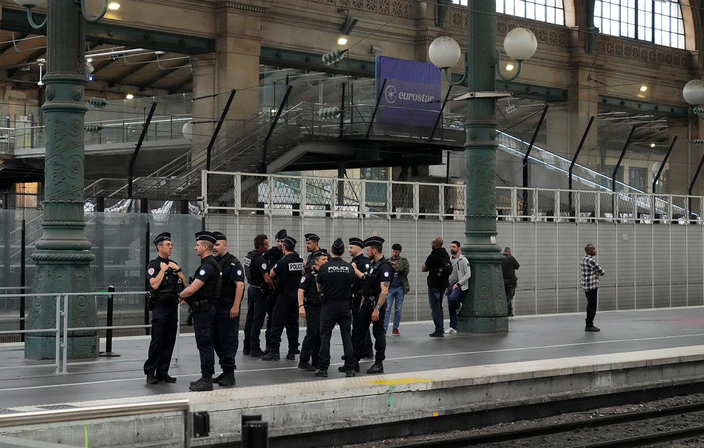 Μαζική επίθεση για την «παράλυση του δικτύου των τρένων υψηλής ταχύτητας» στη Γαλλία, ώρες πριν την τελετή έναρξης των Ολυμπιακών Μαζική επίθεση για την «παράλυση του δικτύου των τρένων υψηλής ταχύτητας» στη Γαλλία, ώρες πριν την τελετή έναρξης των Ολυμπιακών