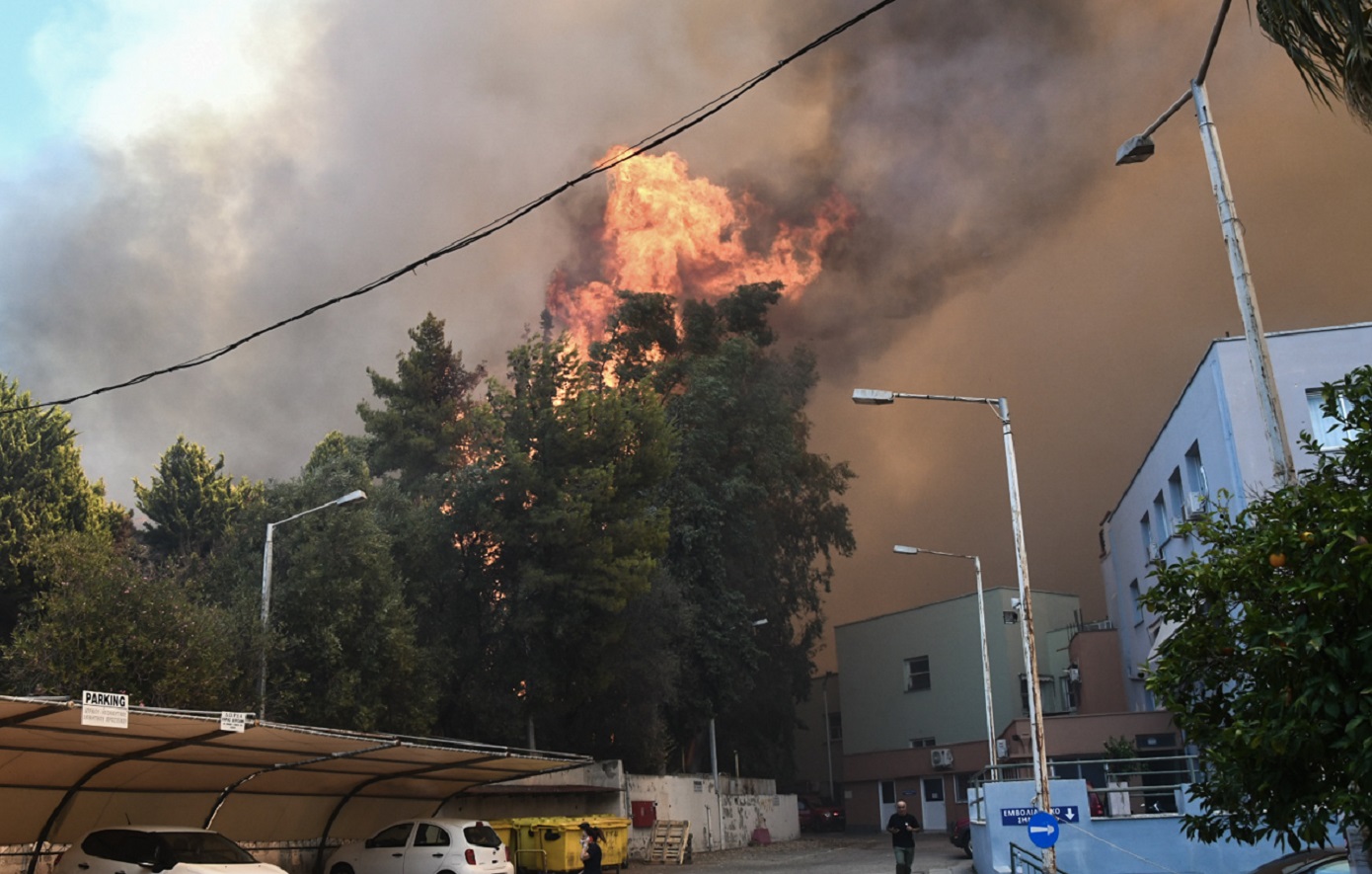 Φωτιά στην Πάτρα: Προσήχθη γυναίκα που απειλούσε ότι θα κάψει το Γηροκομειό και το Καραμανδάνειο μια μέρα πριν