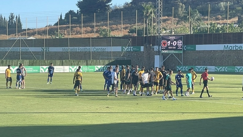 Ο Ποντένσε γρονθοκόπησε αντίπαλο σε φιλικό της Γουλβς, λόγω ρατσιστικής επίθεσης σε συμπαίκτη του