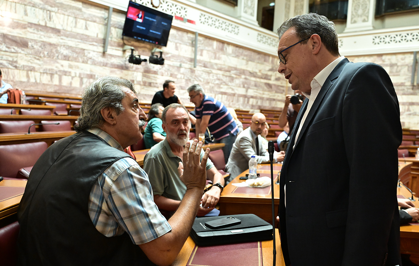 «Παύλο δεν είσαι μέλος της ΚΟ, πρέπει να φύγεις» &#8211; «Ήμουν, είμαι και θα είμαι ΣΥΡΙΖΑ: Επεισόδιο Πολάκη – Φάμελλου στη Βουλή