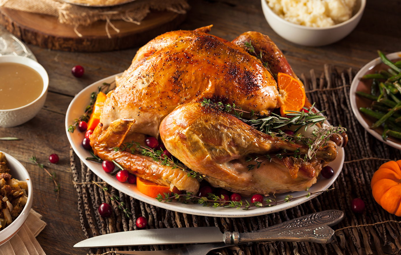 Ψητή γαλοπούλα με γέμιση από μπέικον και εστραγκόν