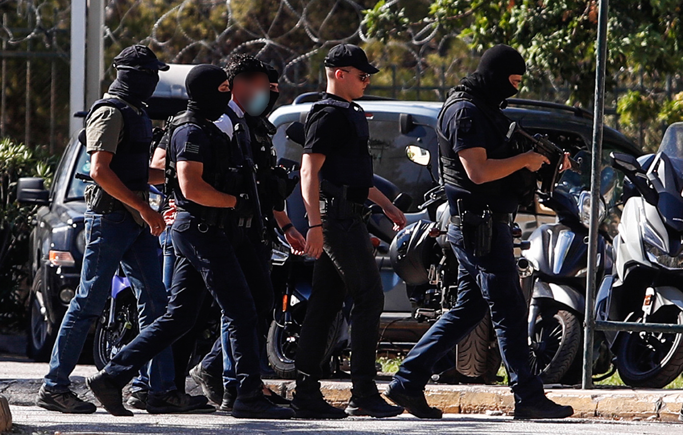 Απολογείται για τη δολοφονία του τοπογράφου ο «ωραίος Γιώργος» Απολογείται για τη δολοφονία του τοπογράφου ο «ωραίος Γιώργος»