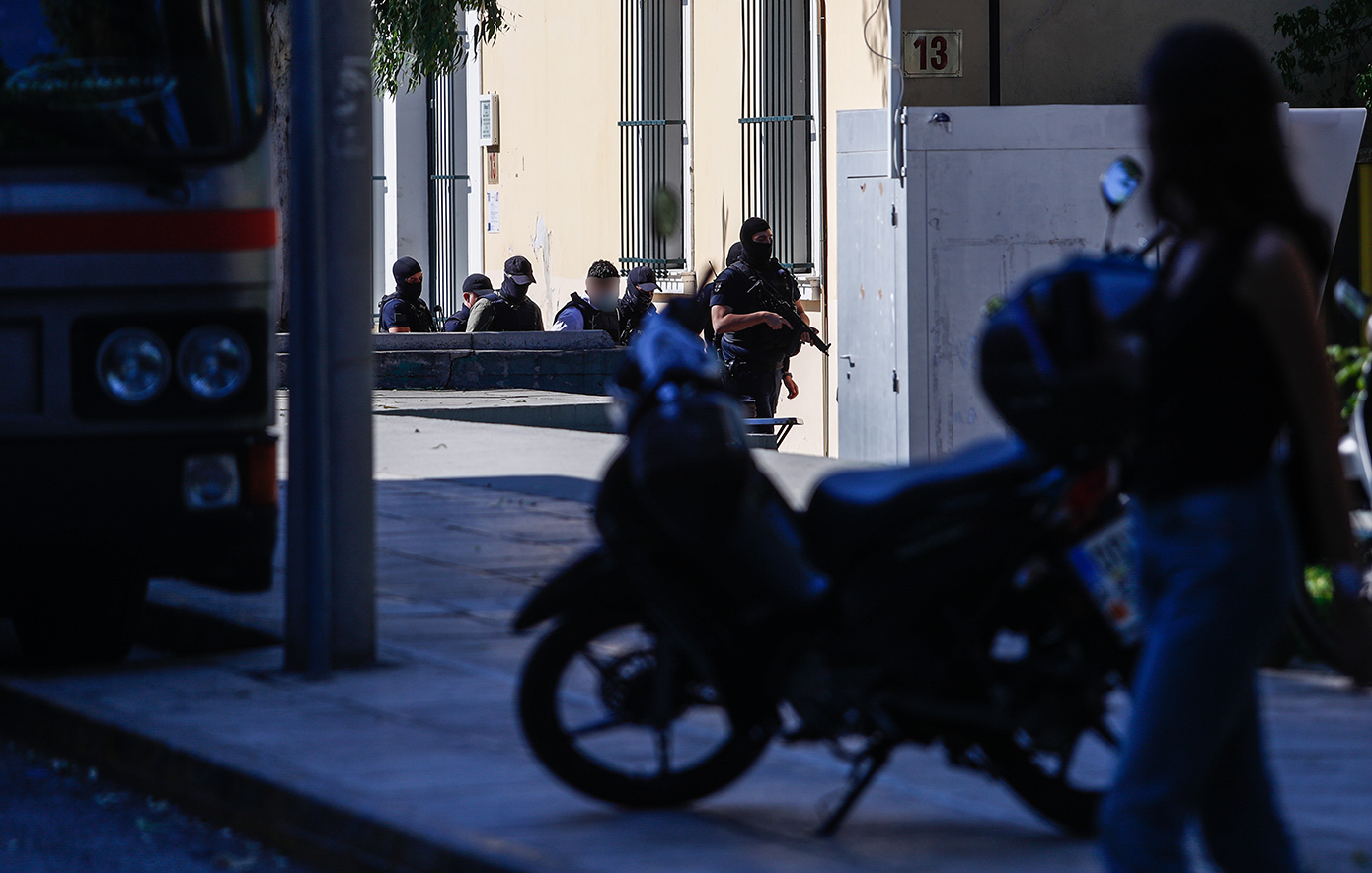 Απολογείται για τη δολοφονία του τοπογράφου ο «ωραίος Γιώργος» Απολογείται για τη δολοφονία του τοπογράφου ο «ωραίος Γιώργος»