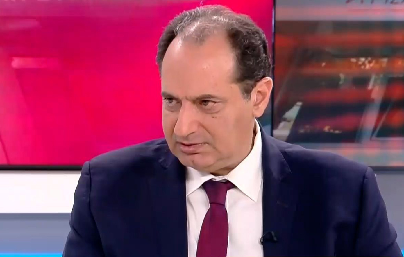 Σπίρτζης για τρολ του διαδικτύου: Είναι 10 άνθρωποι, ξεπεσμένοι στιχουργοί και διάφοροι άλλοι, γνωστοί και μη εξαιρετέοι