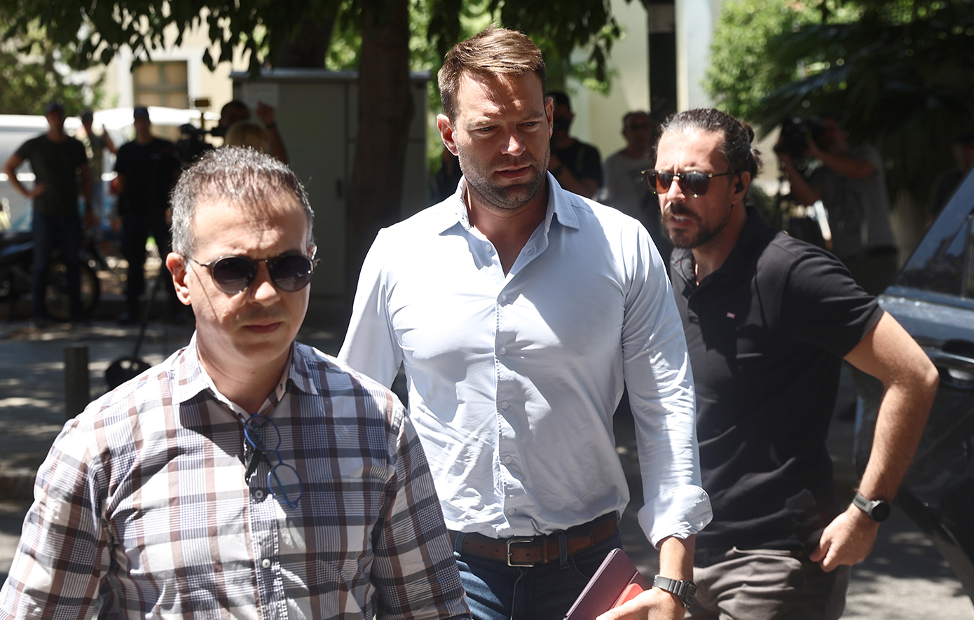 «Με άδεια για βόθρο από το 1978» η πισίνα Κασσελάκη στις Σπέτσες, λένε πηγές του υπουργείου Πολιτισμού – Η απάντηση του ΣΥΡΙΖΑ