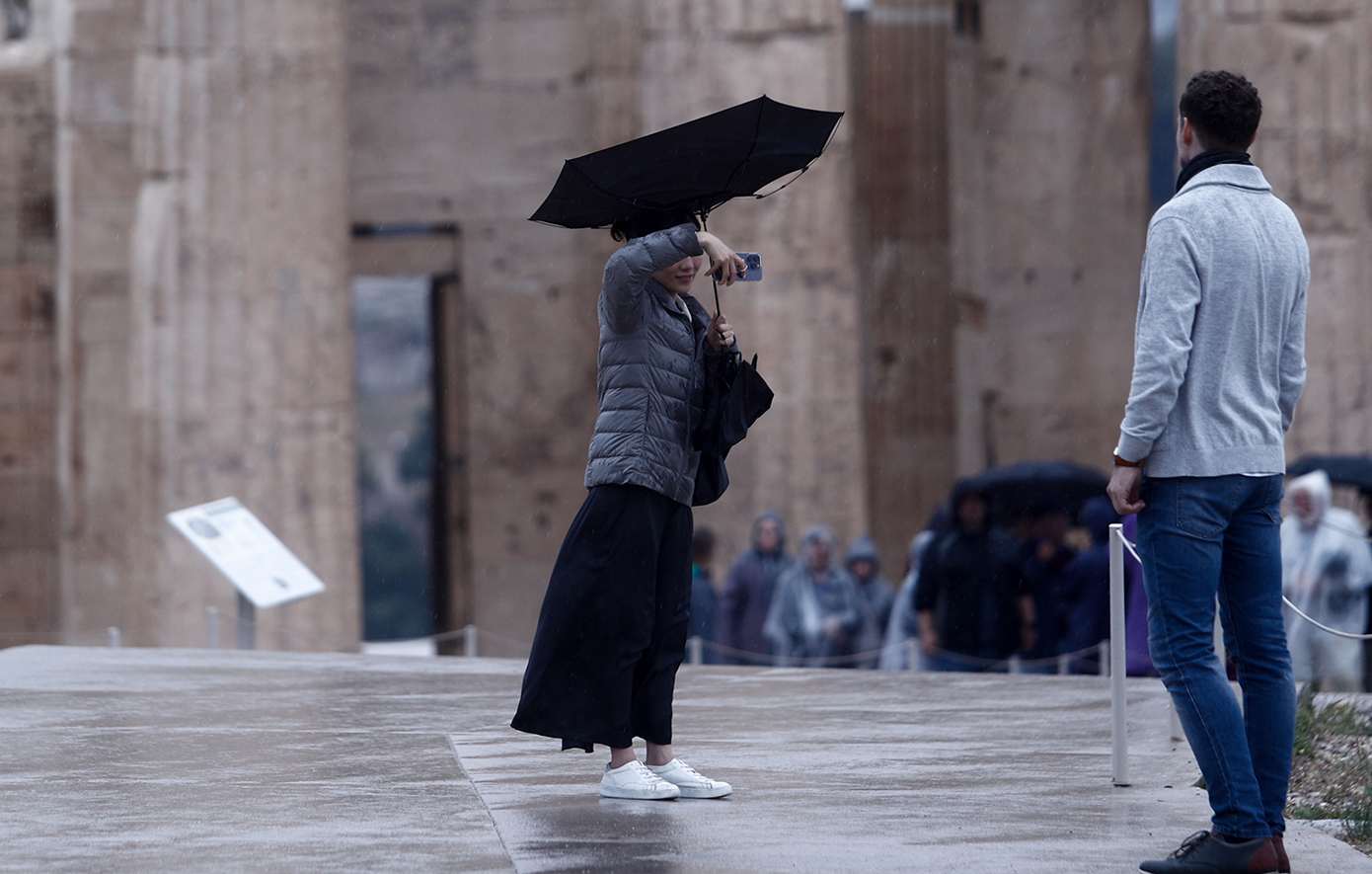 Πότε χτυπά την Αττική η 48ωρη κακοκαιρία με ισχυρές βροχές και καταιγίδες – Ο προβληματισμός του Καλλιάνου και οι κίνδυνοι