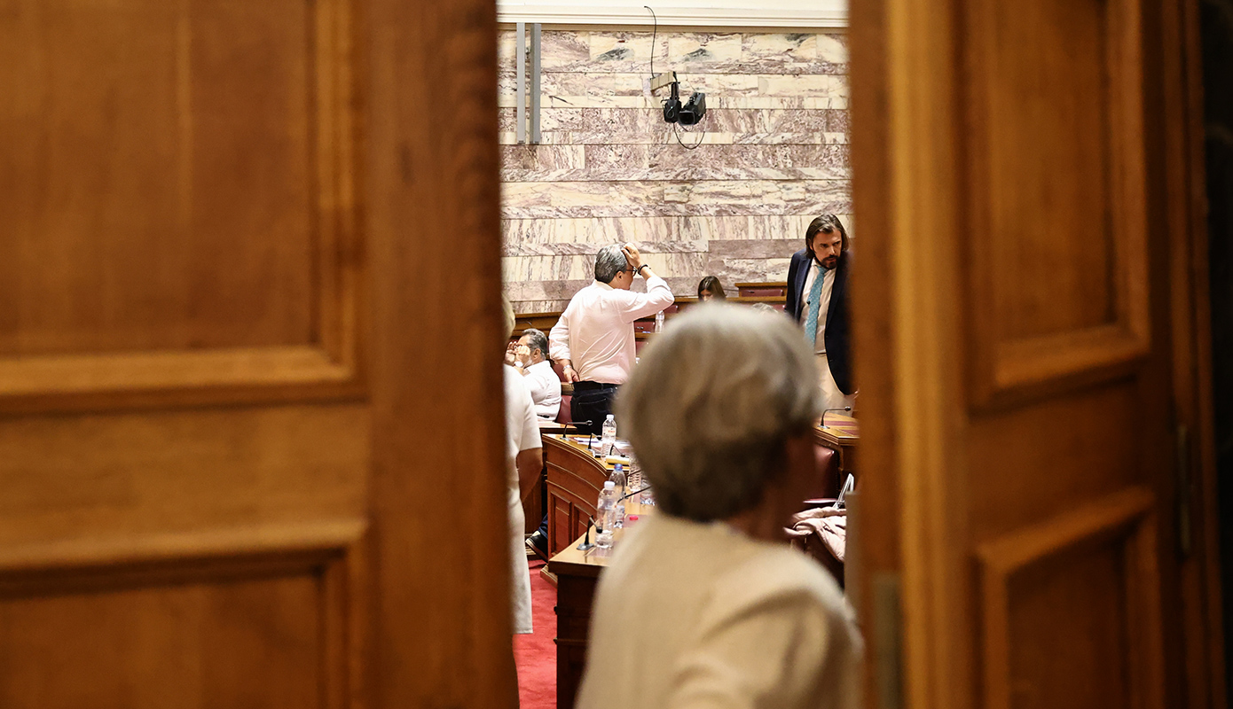 «Μύλος» στον ΣΥΡΙΖΑ: Βουλευτές πρότειναν να αναβληθεί η Κ.Ο. &#8211; «Αν πάμε σε ψηφοφορία σήμερα, θα διαλυθούμε»