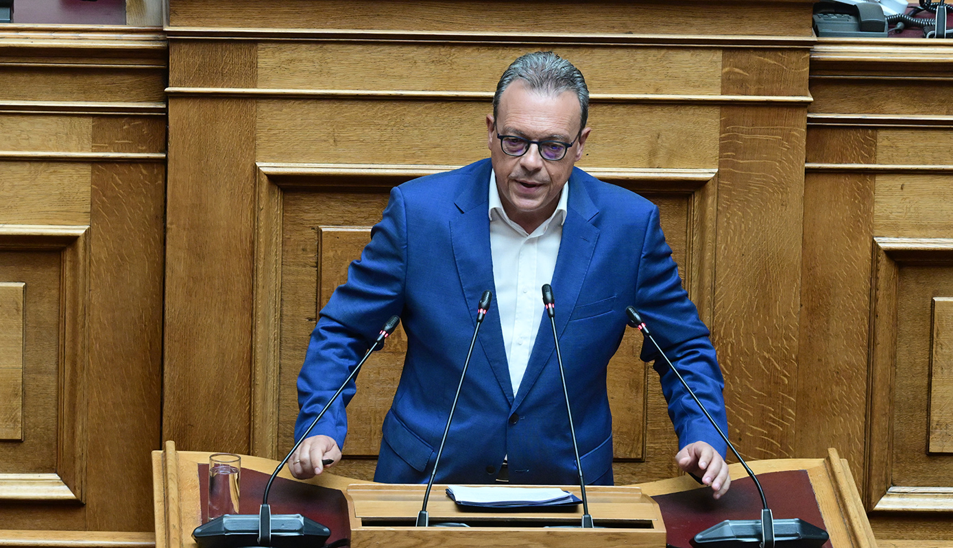 Φάμελλος στη Βουλή: «Αντί να φέρουμε την Ελλάδα πιο κοντά στην Ευρώπη, βλέπουμε μια συνεχώς διευρυνόμενη απόσταση»