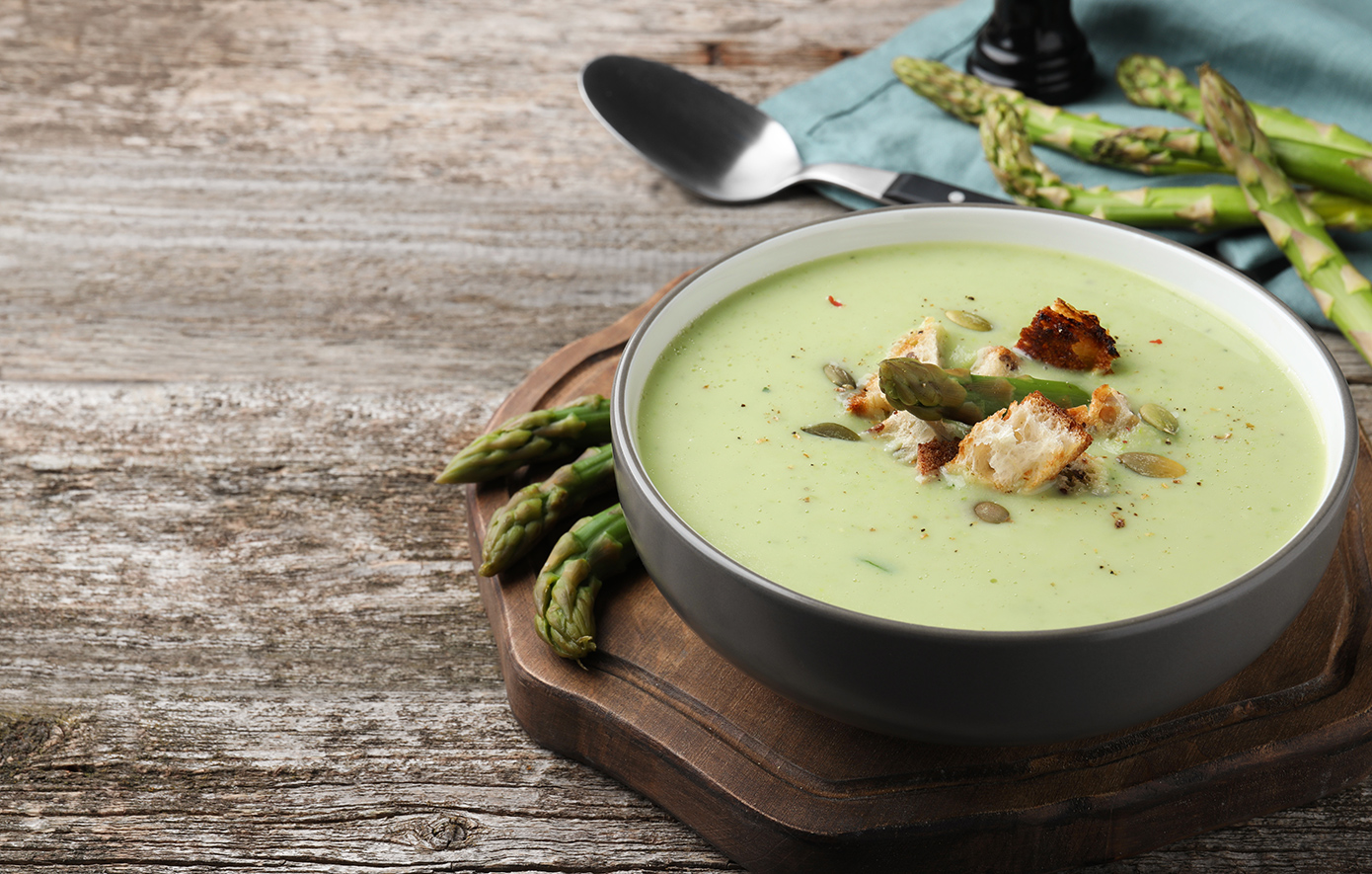 Σούπα βελουτέ με σπαράγγια