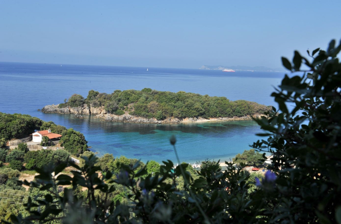 Εναλλακτικές διακοπές για το φετινό καλοκαίρι – Πού θα συνδυάσετε βουνό και θάλασσα σε χαμηλότερες τιμές