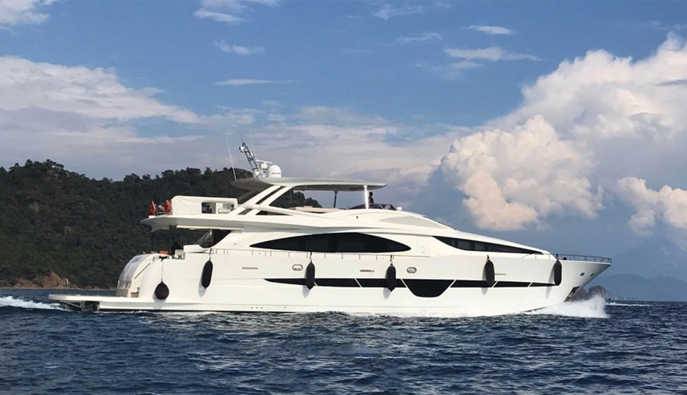 Πολυτελές γιοτ εμβόλισε σκάφος στο Μπόντρουμ