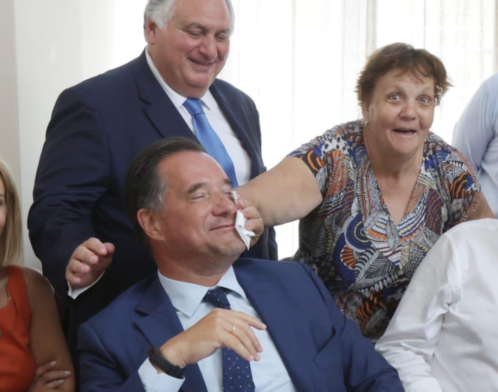 Γεωργιάδης: Η γυναίκα που έβαλε ο Πολάκης για να δείξει πόσο με «απεχθάνονται» στο τέλος  μου σκούπιζε με χαρτοπετσέτα τον ιδρώτα