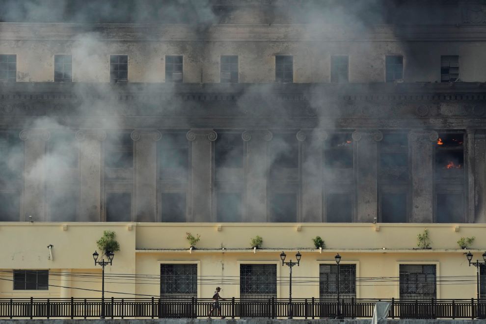 Φωτιά σε πολυκατοικία στη Μανίλα – Τουλάχιστον 11 νεκροί