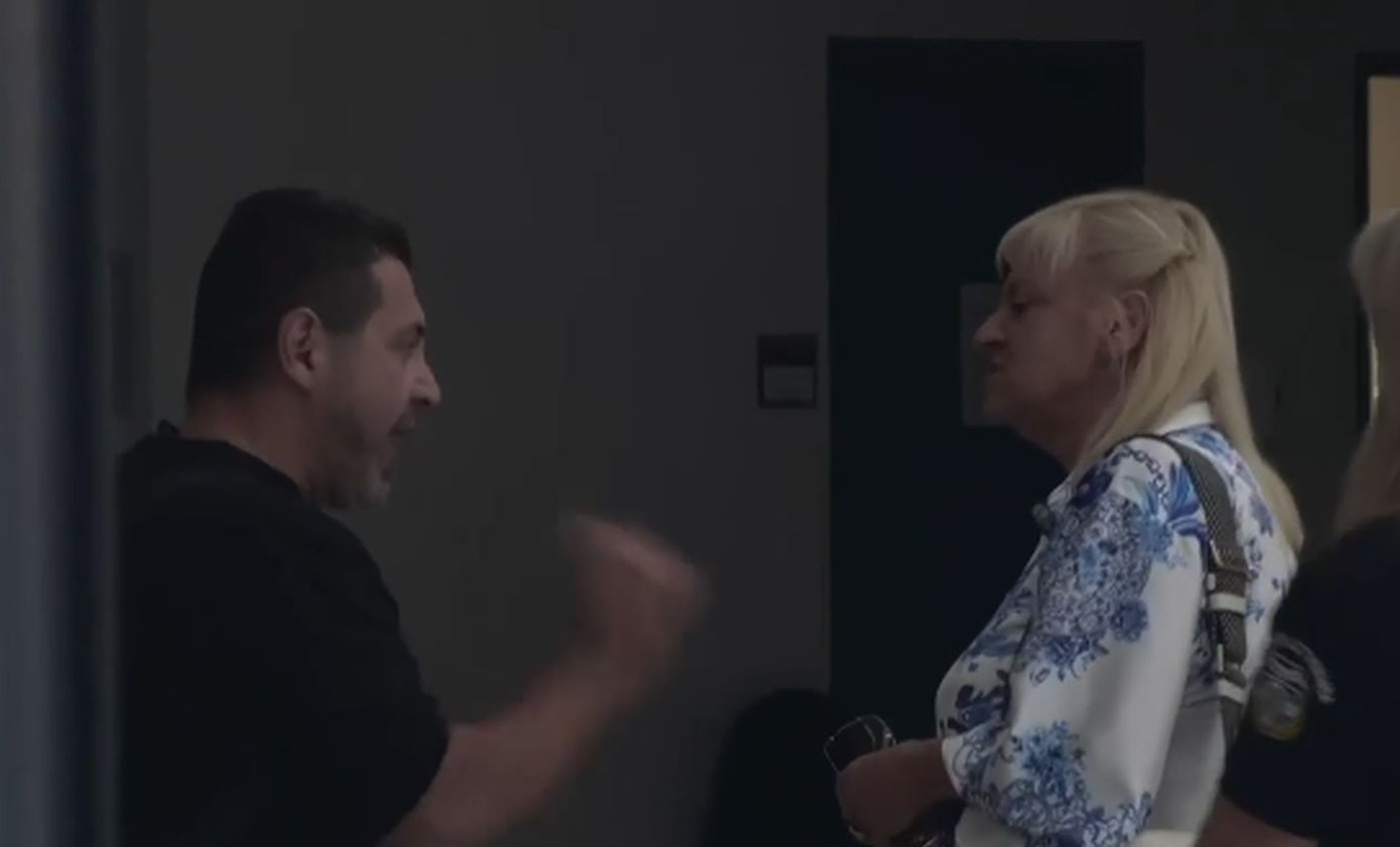Επεισόδιο μεταξύ του πατέρα του 19χρονου που σκοτώθηκε στο λούνα παρκ και της δημάρχου – Η φράση που προκάλεσε την έκρηξη