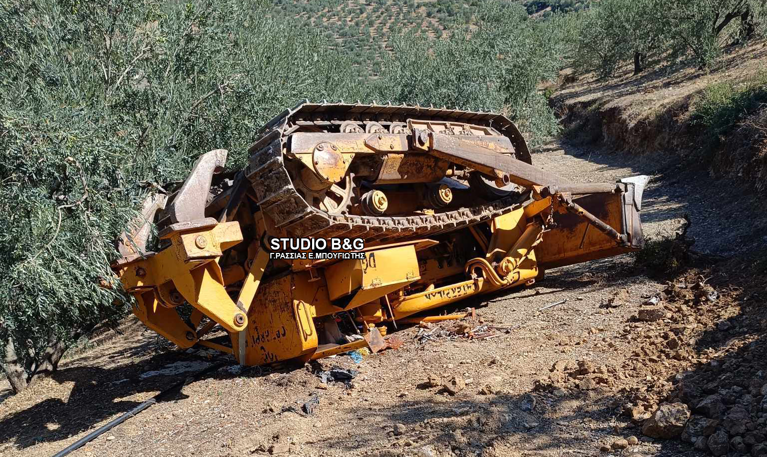 Τραγωδία στην Αργολίδα από ανατροπή χωματουργικού μηχανήματος – Νεκρός ο χειριστής