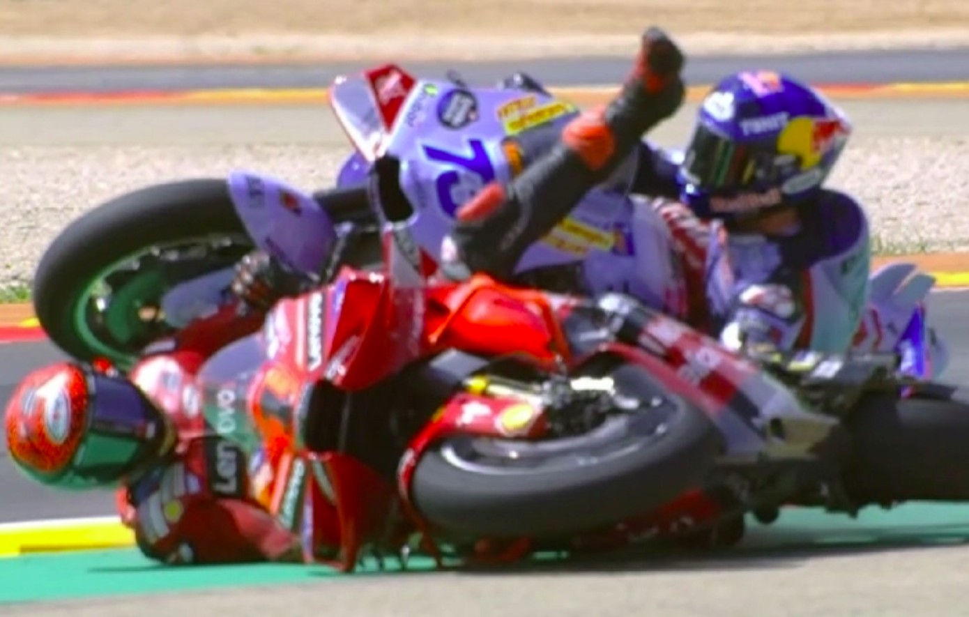 MotoGP: Τρομακτικό ατύχημα Μπανάια – Άλεξ Μάρκεθ στην Ισπανία
