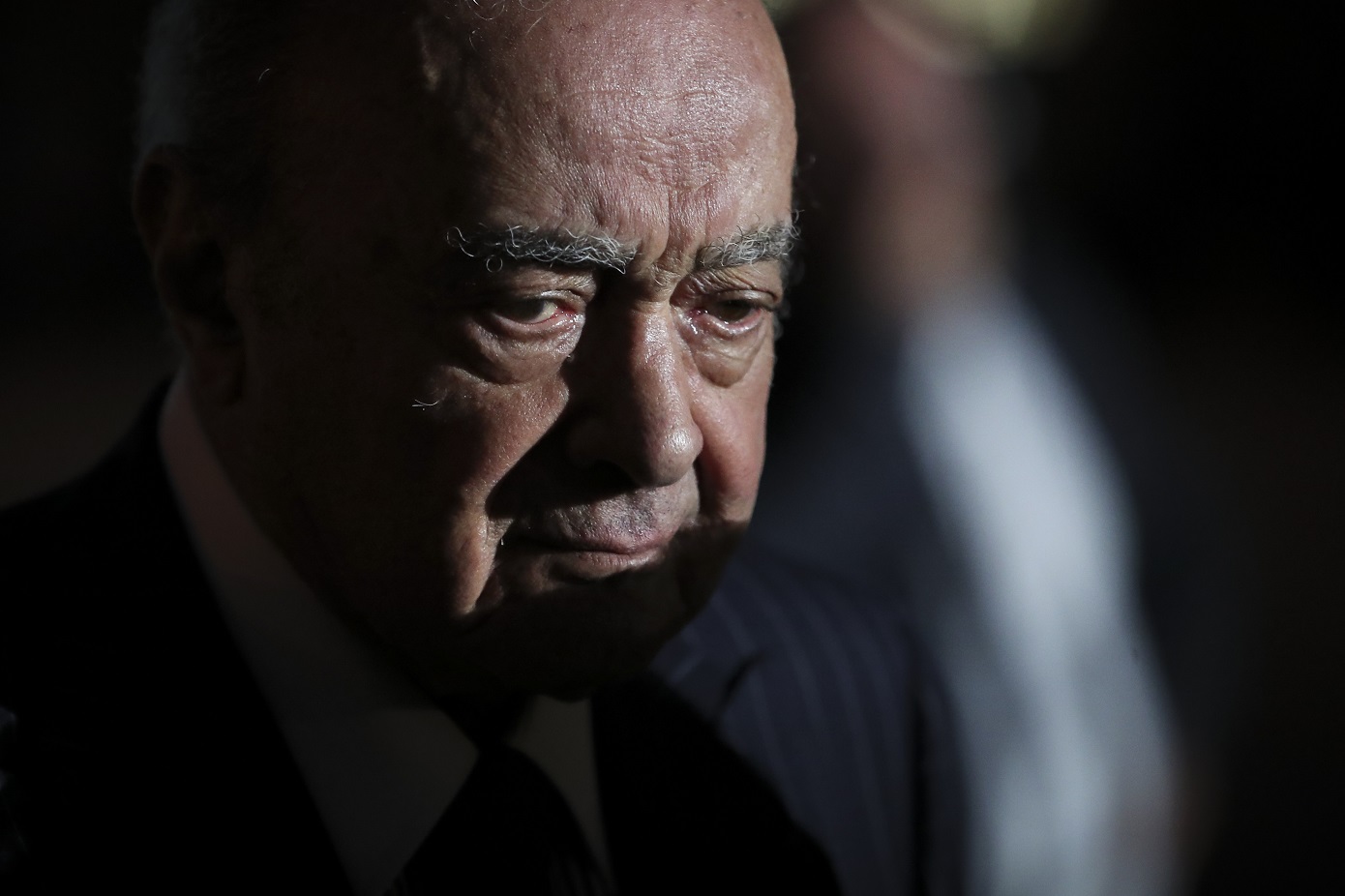 Ο γιος του Mohamed Al Fayed λέει ότι ο πατέρας του προσποιήθηκε ότι πάσχει από άνοια για να μην διωχθεί ποινικά