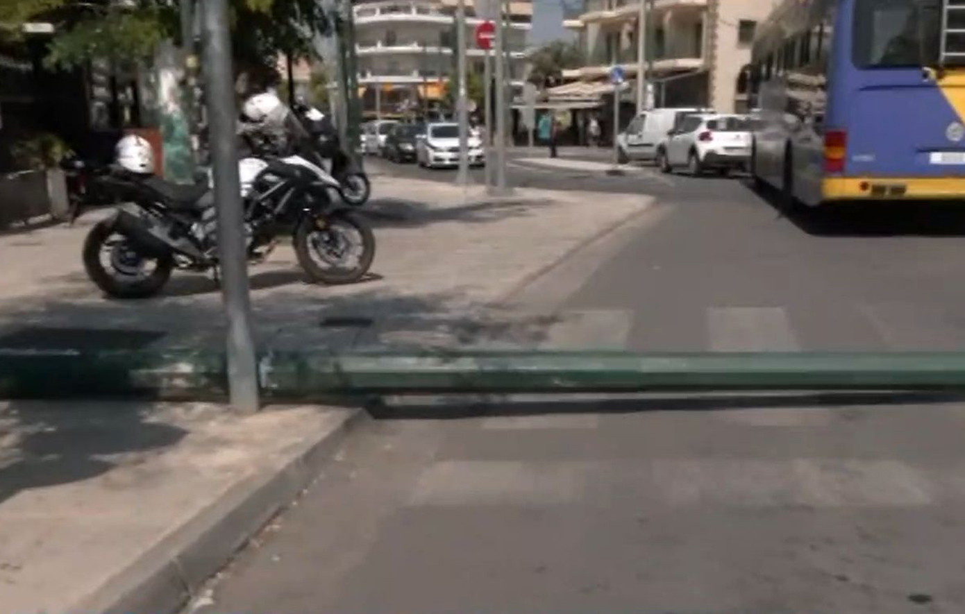 Τρόλεϊ έριξε κολόνα της ΔΕΗ στη Νέα Φιλαδέλφεια – Τραυματίστηκε 14χρονη