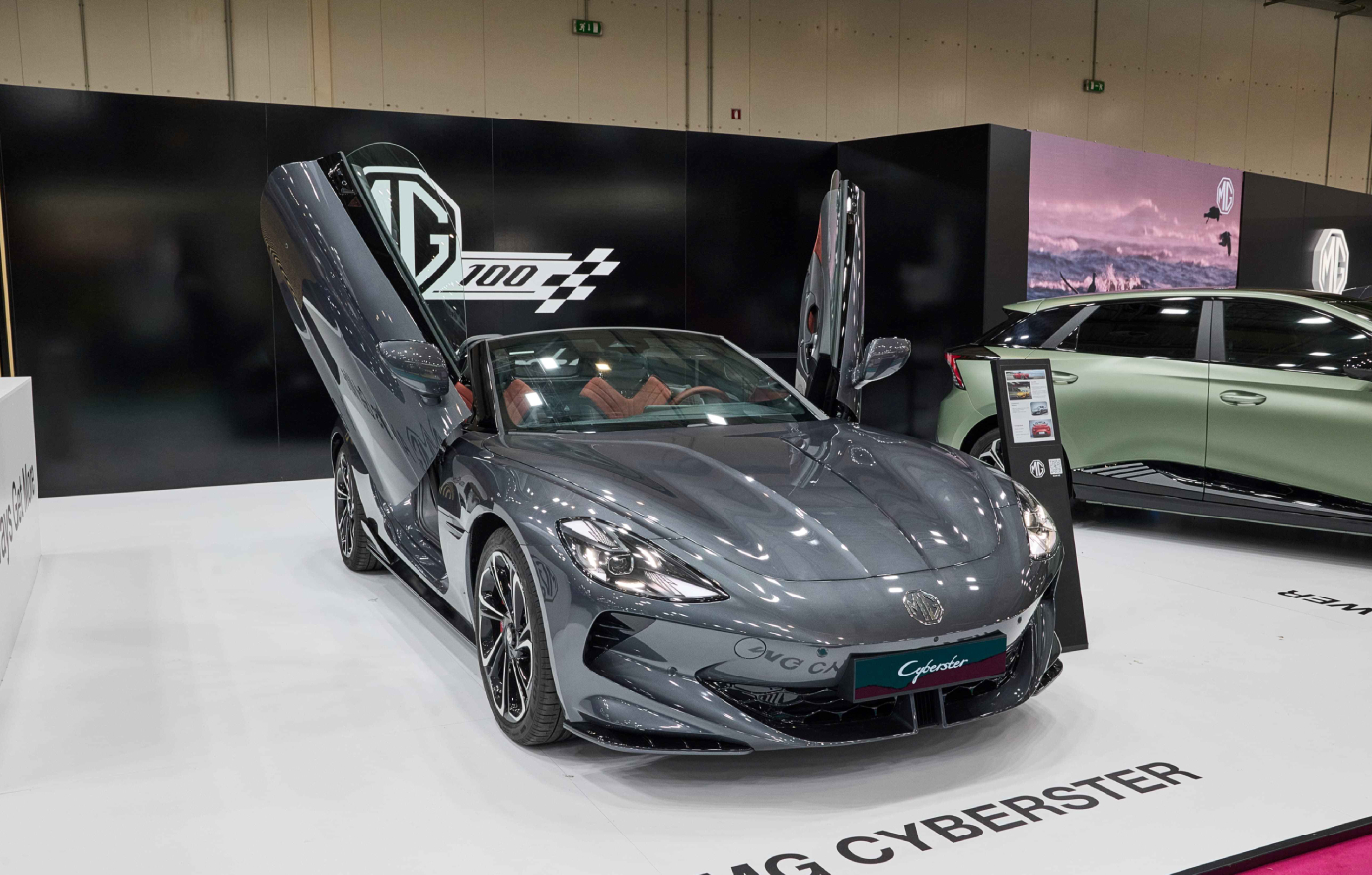 AUTO ATHINA 2024: H MG κλέβει τις εντυπώσεις και το MG Cyberster τραβάει όλα τα βλέμματα θαυμασμού των επισκεπτών!