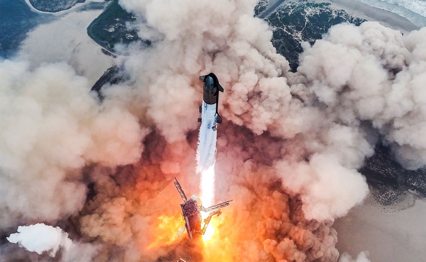 SpaceX: Εντυπωσιακά βίντεο από την εκτόξευση γιγαντιαίου πυραύλου – Ήταν η πέμπτη δοκιμαστική πτήση του