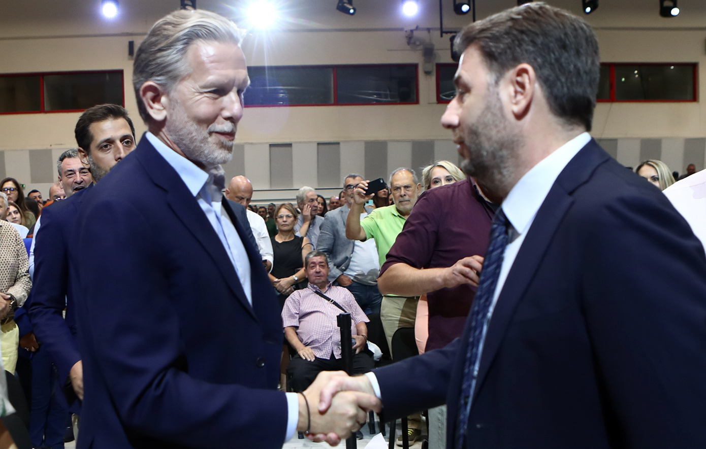 To ντιμπέιτ των υποψήφιων προέδρων του ΠΑΣΟΚ στο ΑΠΕ – Ανδρουλάκης και Γερουλάνος μιλούν για τις εκλογές της Κυριακής