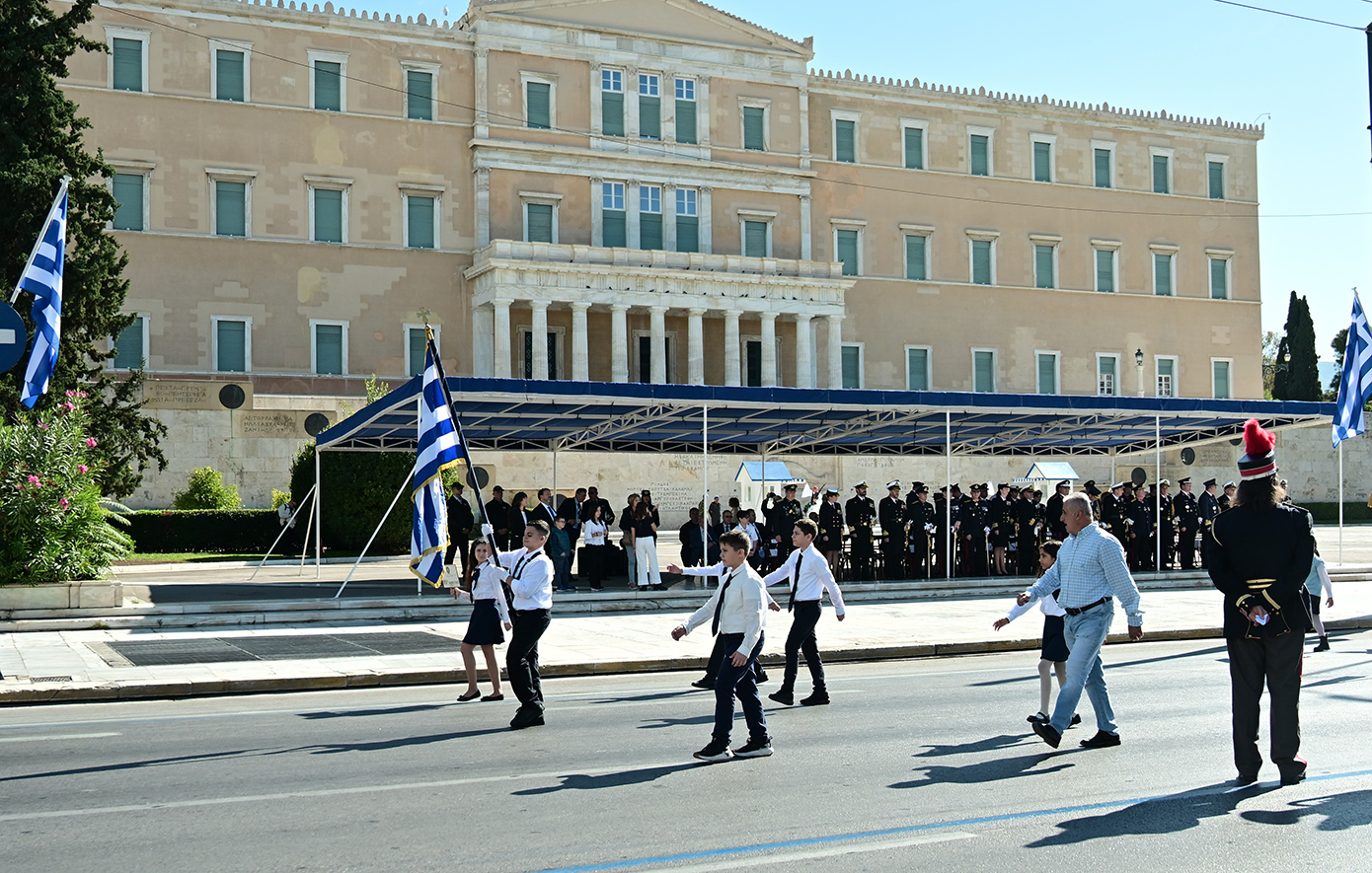 Κρίσιμο τεστ σήμερα για το νέο νόμο για τον Άγνωστο Στρατιώτη στη μαθητική παρέλαση της Αθήνας