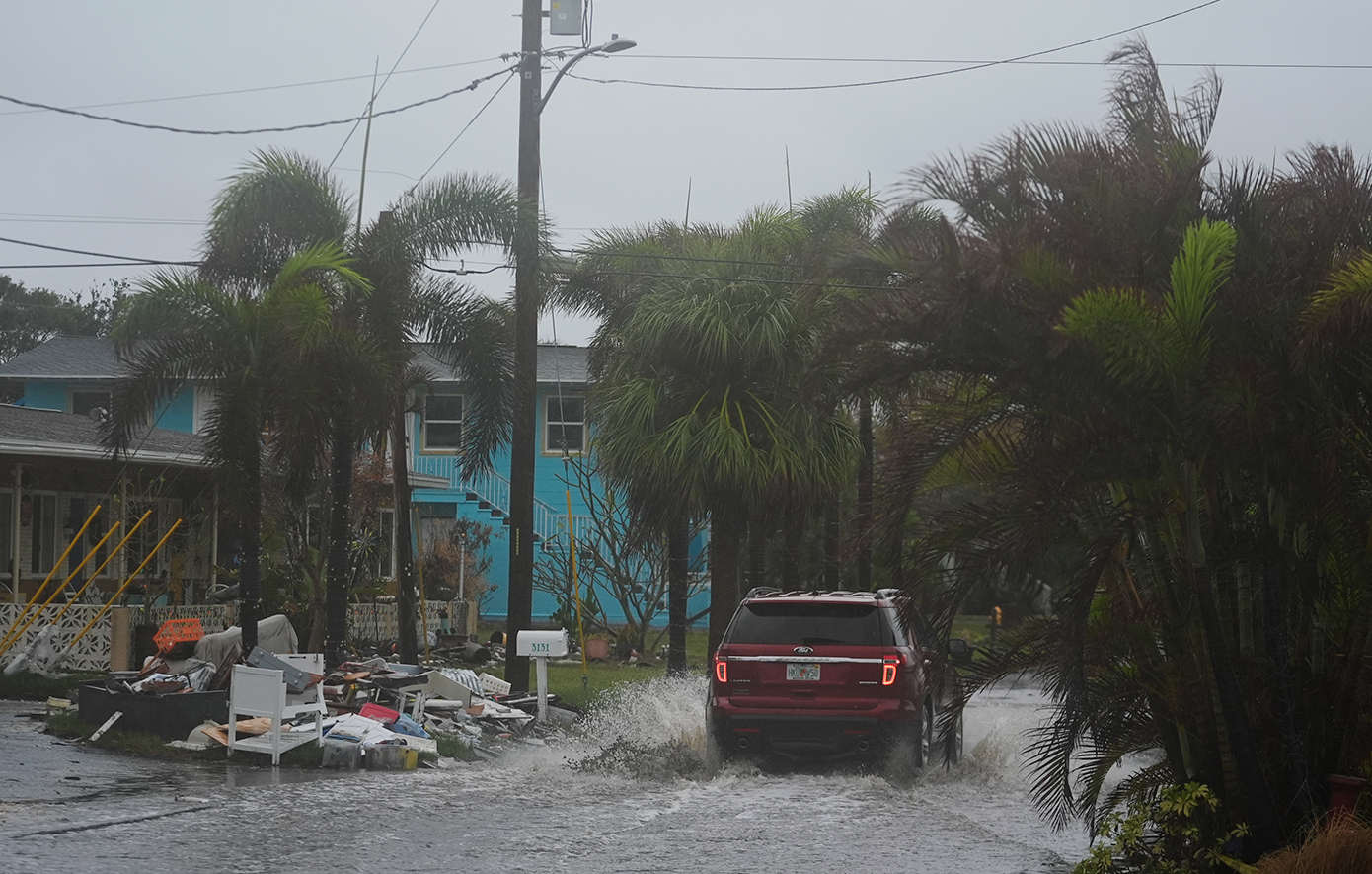 Στο έλεος του κυκλώνα Μίλτον η Φλόριντα, πληροφορίες για πολλούς νεκρούς Στο έλεος του κυκλώνα Μίλτον η Φλόριντα, πληροφορίες για πολλούς νεκρούς
