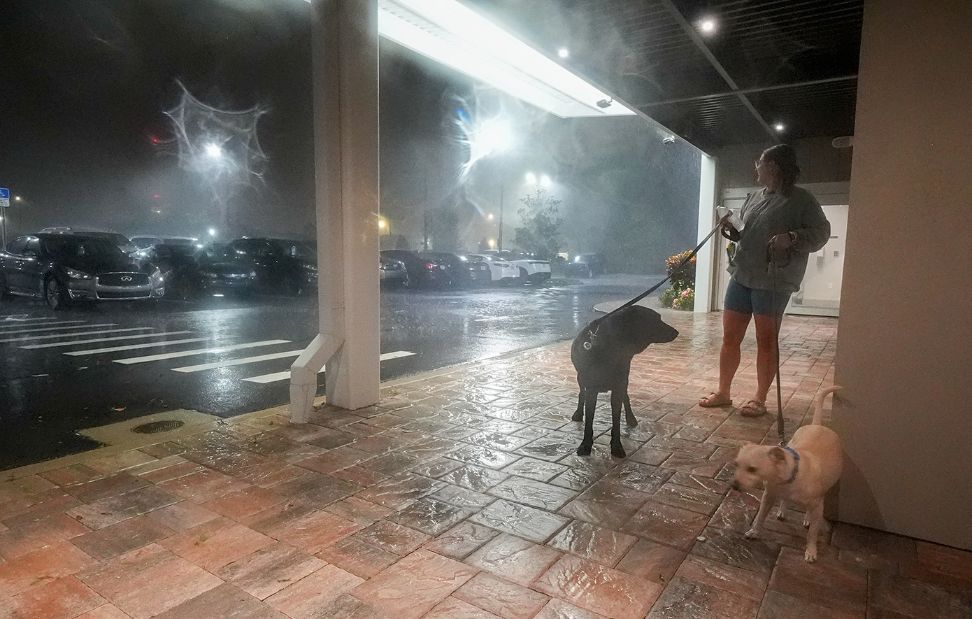 Στο έλεος του κυκλώνα Μίλτον η Φλόριντα, πληροφορίες για πολλούς νεκρούς Στο έλεος του κυκλώνα Μίλτον η Φλόριντα, πληροφορίες για πολλούς νεκρούς