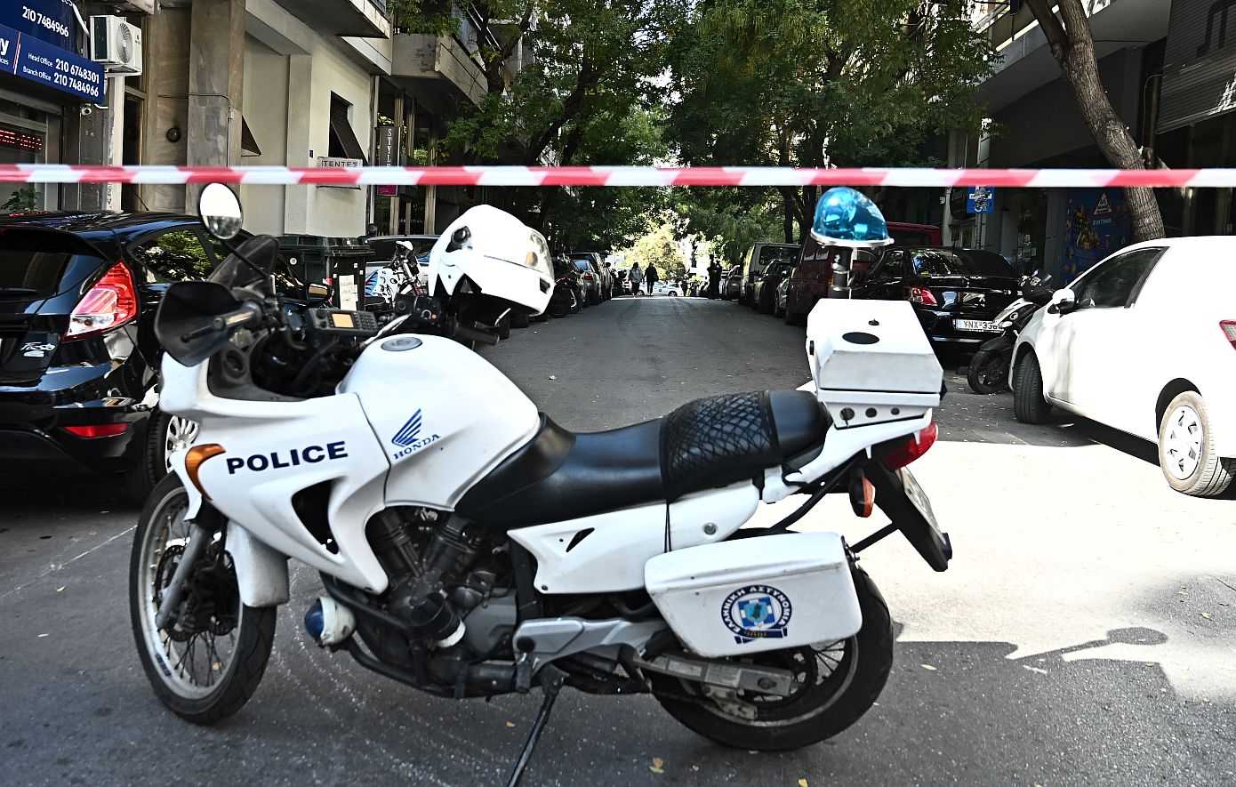 Την έπνιξε με καλώδιο και την έκρυψε στο πατάρι του σπιτιού τους στους Αμπελοκήπους: «Εκείνη την ώρα θόλωσα», είπε ο 42χρονος