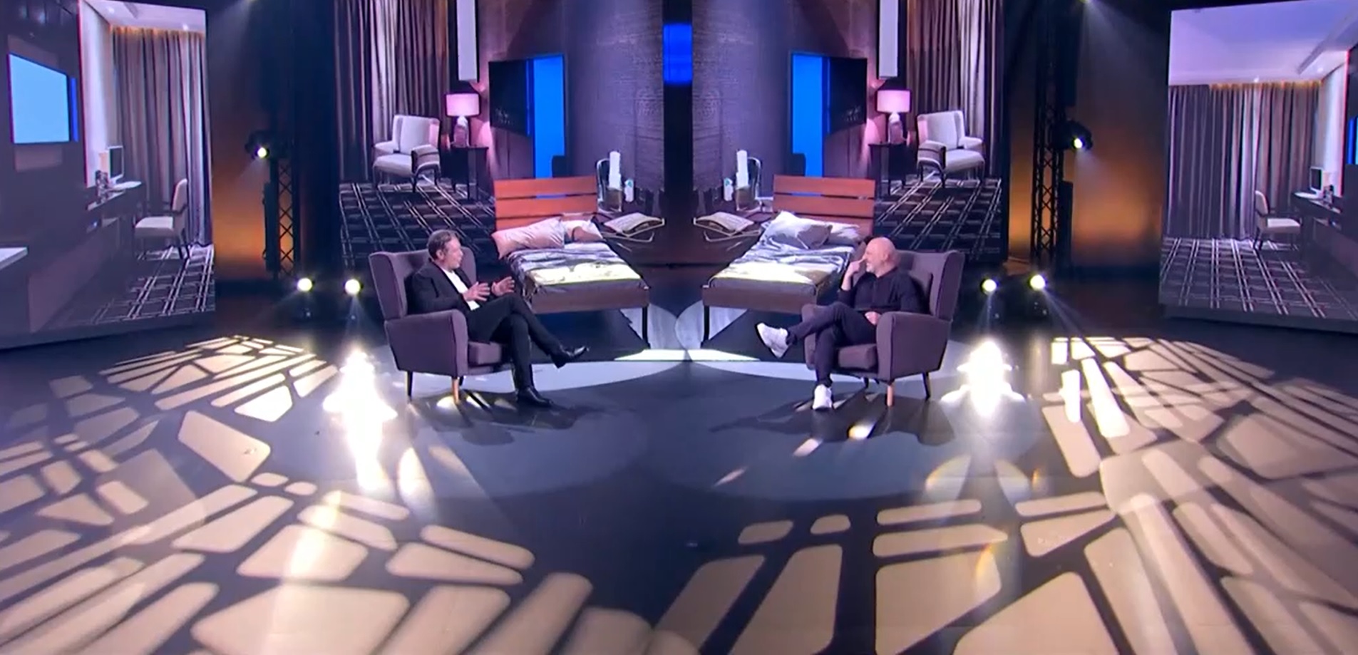 Η «έφοδος» του Αιμίλιου Χειλάκη στο πλατό του Νίκου Μουτσινά – «Η ελληνική τηλεόραση δεν έχει κανένα κανόνα»