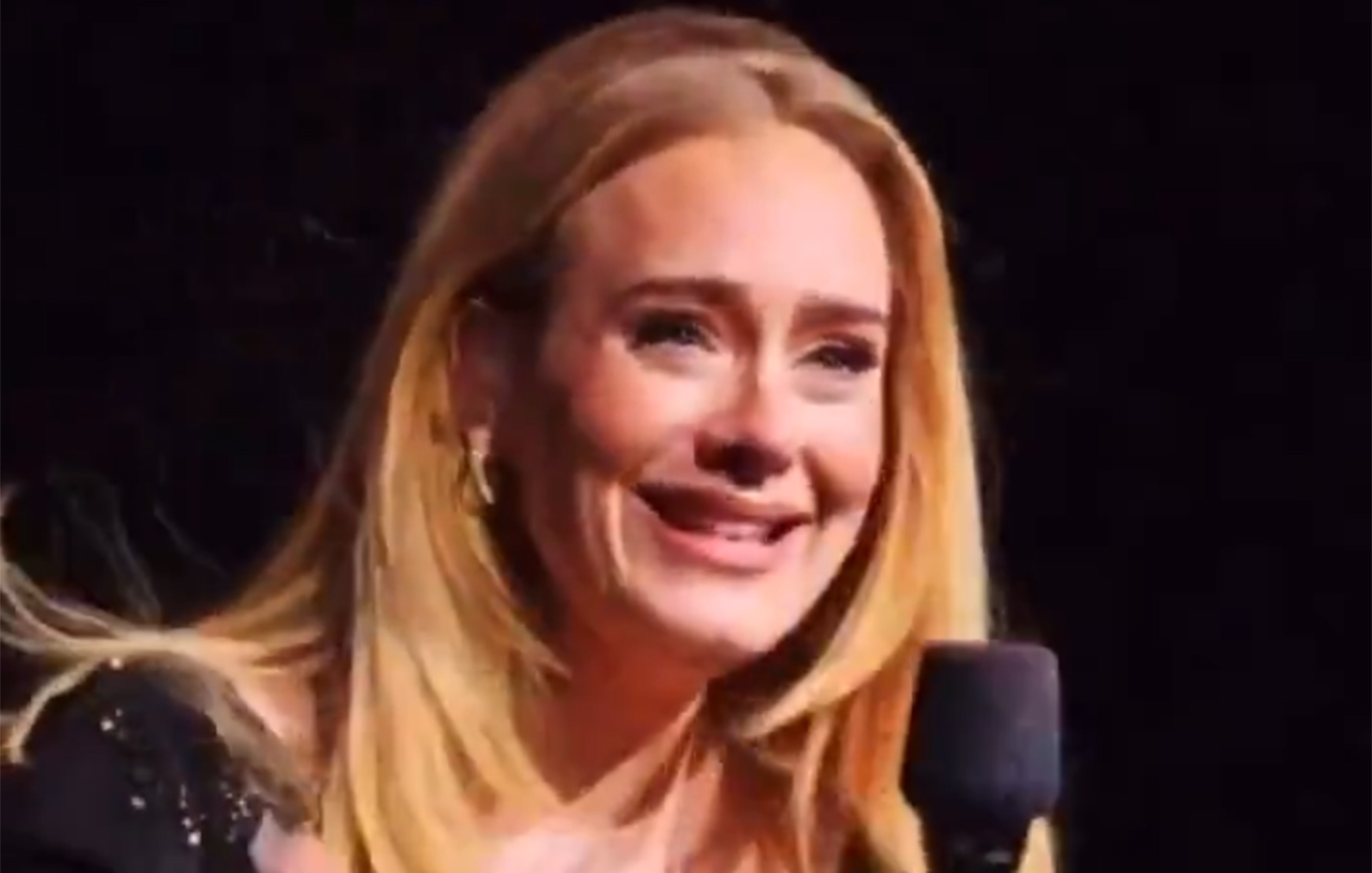 Η συγκίνηση της Adele στην τελευταία συναυλία της στο Λας Βέγκας