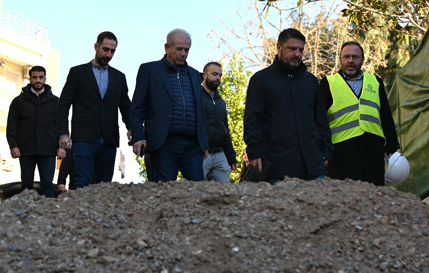 Αυτοψία Χαρδαλιά στον συλλεκτήριο αγωγό του Αιγάλεω Αυτοψία Χαρδαλιά στον συλλεκτήριο αγωγό του Αιγάλεω