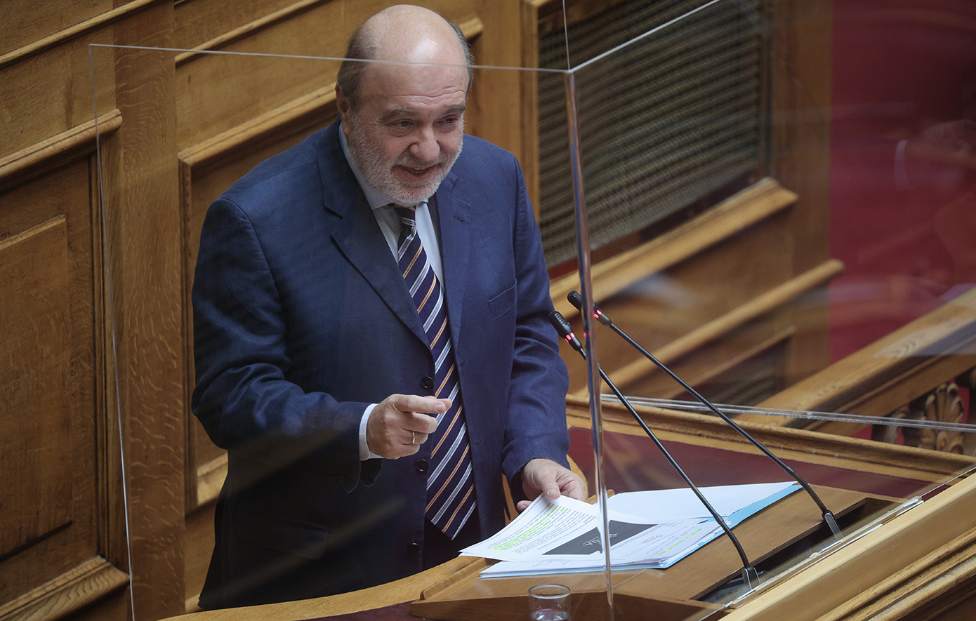 Συγκινεί ο Αλεξιάδης για Βεσυρόπουλο: «Ένιωσα αδιαθεσία στη Βουλή, μου τηλεφωνούσε κάθε μέρα να δει πώς είμαι»