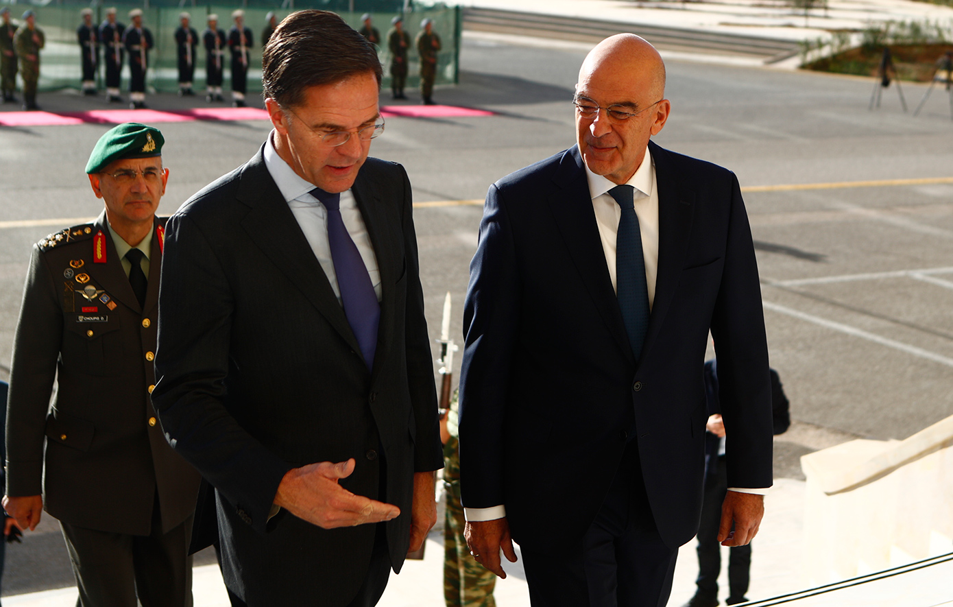 Ο Μαρκ Ρούτε στην Αθήνα, επισκέφτηκε το υπουργείο Εθνικής Άμυνας Ο Μαρκ Ρούτε στην Αθήνα, επισκέφτηκε το υπουργείο Εθνικής Άμυνας