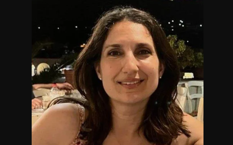 «Την πέταξαν στο δωμάτιο χωρίς εποπτεία» συγκλονίζει η νύφη της 45χρονης που πέθανε μετά από επέμβαση ρουτίνας
