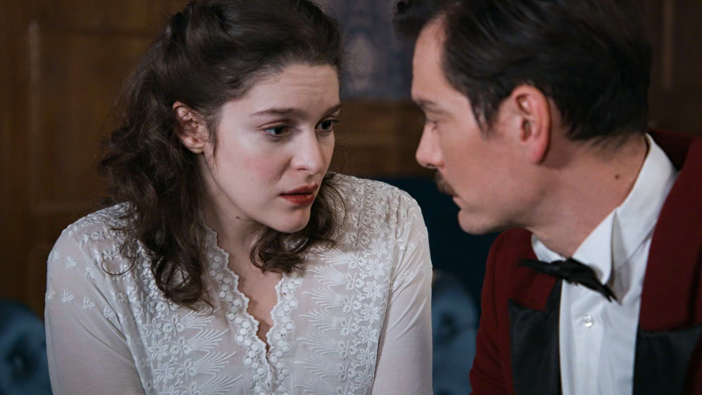 «Grand Hotel»: Εξελίξεις στα νέα επεισόδια – Η Αλίκη και ο Πέτρος προσπαθούν να πάρουν στα χέρια τους τον φάκελο με το μεγάλο μυστικό