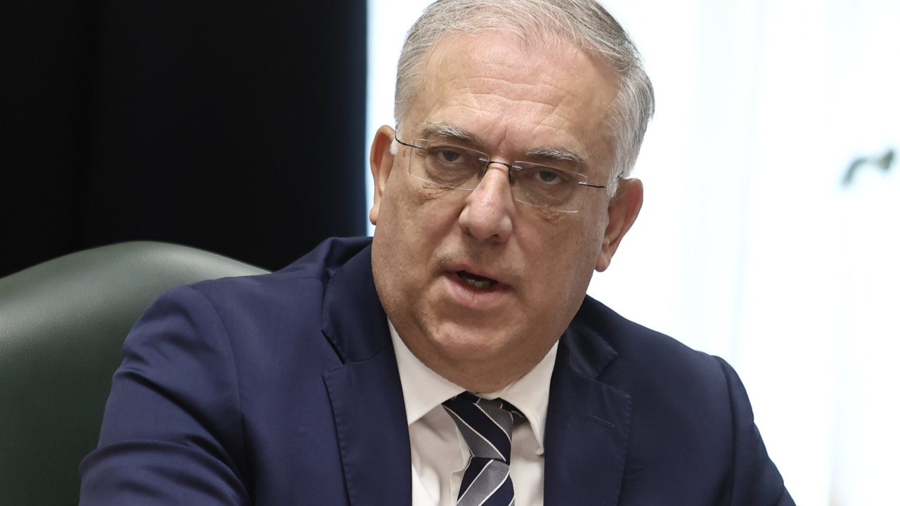 Συνάντηση με τους παραγωγούς λαϊκών αγορών είχε ο Τάκης Θεοδωρικάκος – Τροποποιήσεις στον νόμο για τις αδειοδοτήσεις