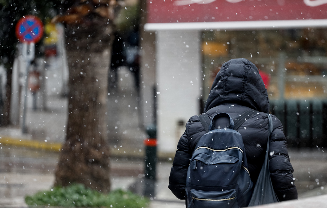 Ψυχρή εισβολή το Σαββατοκύριακο, μεγάλη πτώση της θερμοκρασίας και στην Αθήνα – Πότε και πού θα χιονίσει