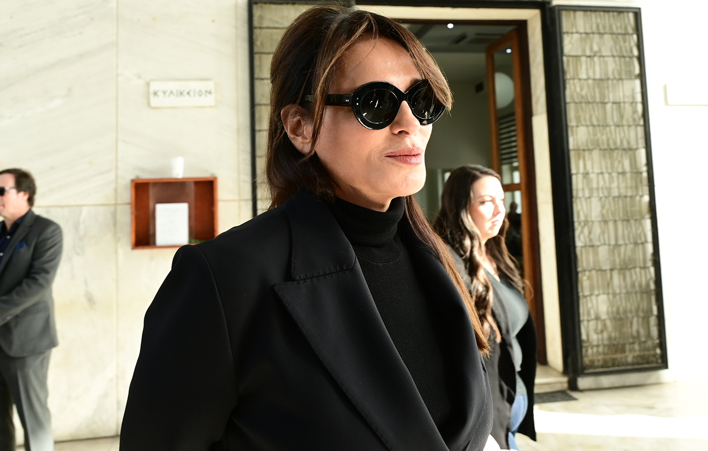 «Στον μαχητή μου», γράφει το στεφάνι της συζύγου του Αντώνη Λυμπέρη πάνω από το φέρετρο – Το τελευταίο «αντίο» «Στον μαχητή μου», γράφει το στεφάνι της συζύγου του Αντώνη Λυμπέρη πάνω από το φέρετρο – Το τελευταίο «αντίο»