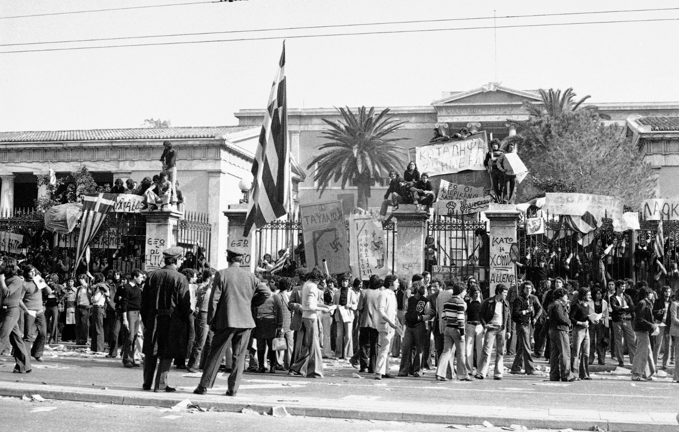 Σαν σήμερα 17 Νοεμβρίου: Η αιματηρή καταστολή της κατάληψης του Πολυτεχνείου