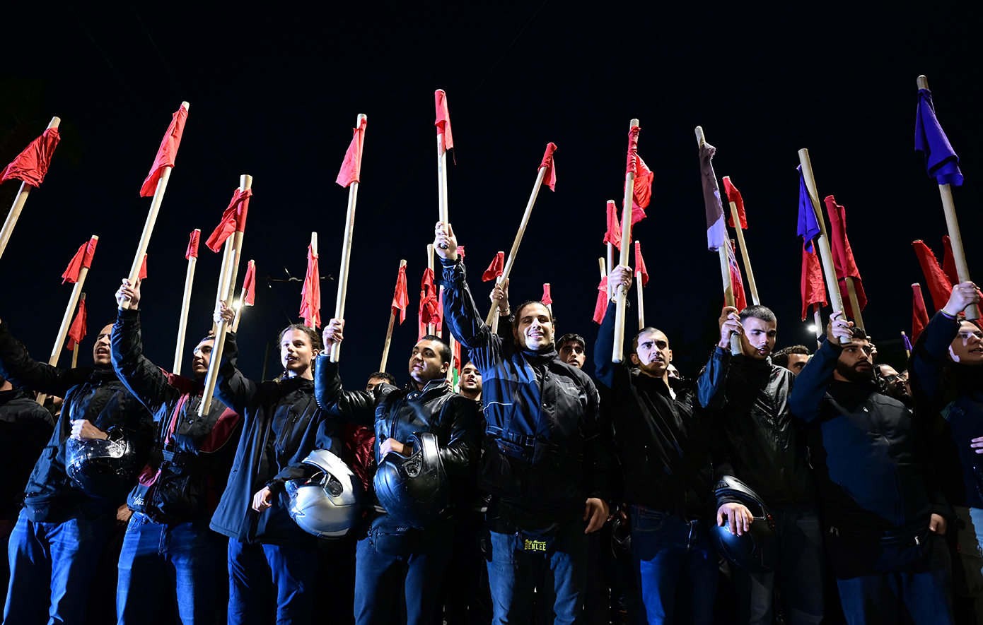 Σε εξέλιξη η μεγάλη πορεία του Πολυτεχνείου προς την αμερικανική και την ισραηλινή πρεσβεία Σε εξέλιξη η μεγάλη πορεία του Πολυτεχνείου προς την αμερικανική και την ισραηλινή πρεσβεία