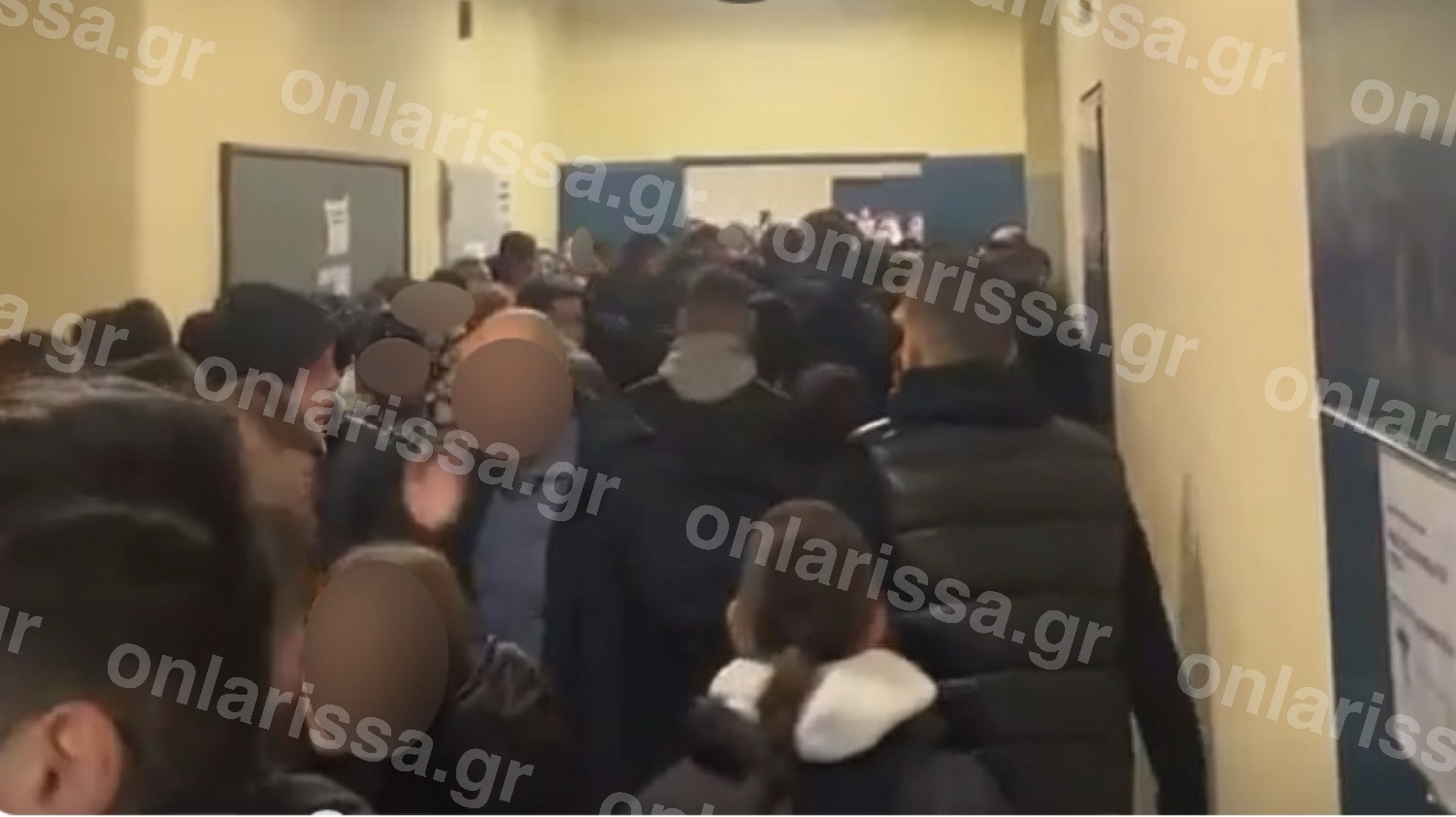 Άγριο επεισόδιο σε σχολείο της Λάρισας: Αστυνομικοί φυγάδευσαν ανήλικο  &#8211; Κατηγορείται ότι παρενόχλησε συμμαθήτριά του