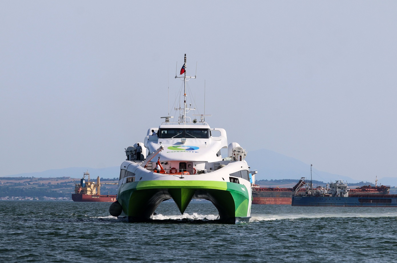 Μηχανική βλάβη στο ταχύπλοο επιβατικό Flying Cat 5 με 115 επιβάτες &#8211; Επιστρέφει στον Πειραιά