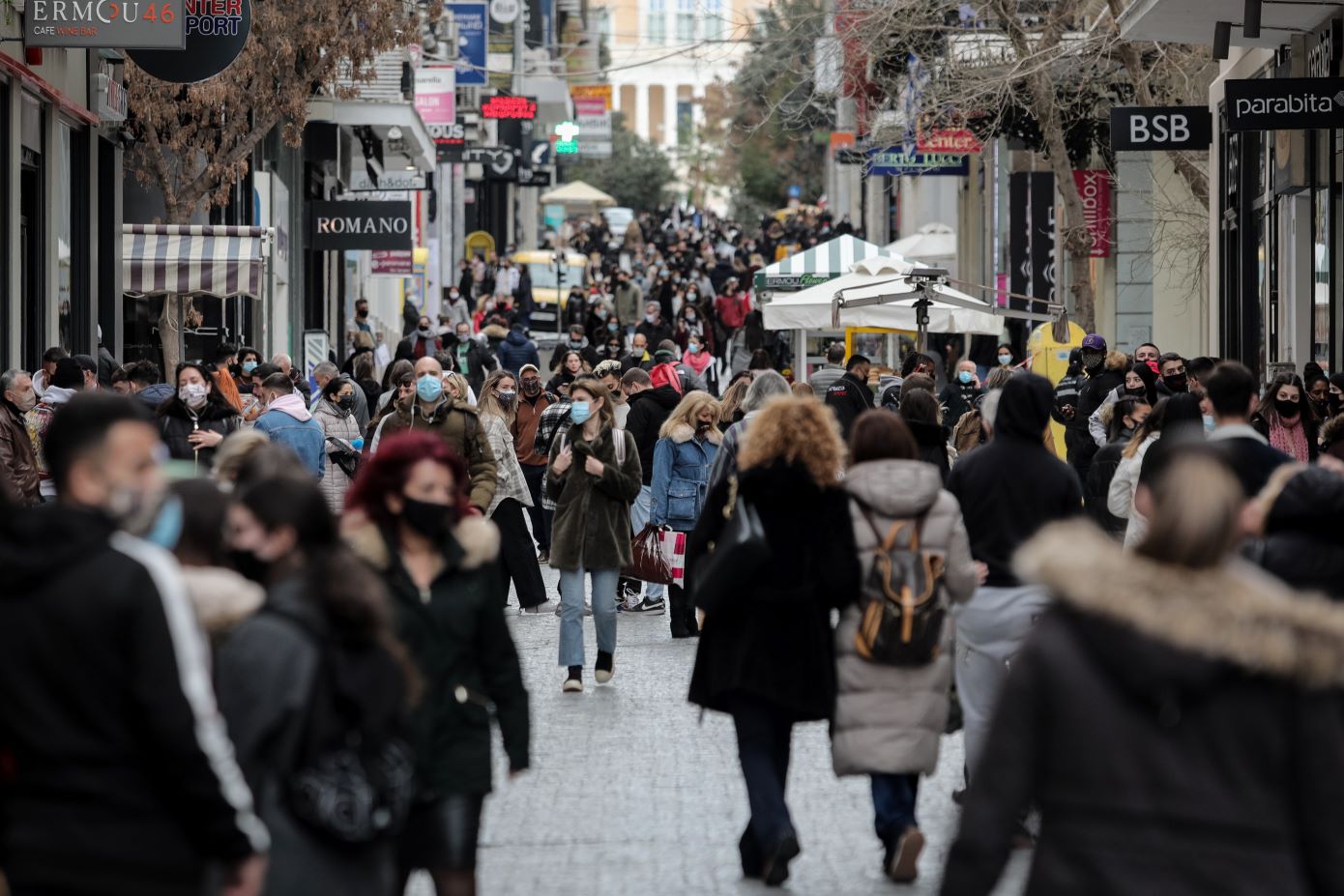 Δώρο Χριστουγέννων, εκπτωτικές δράσεις και εορταστική διάθεση «ζεσταίνουν» την αγορά – Αισιόδοξοι οι επιχειρηματίες