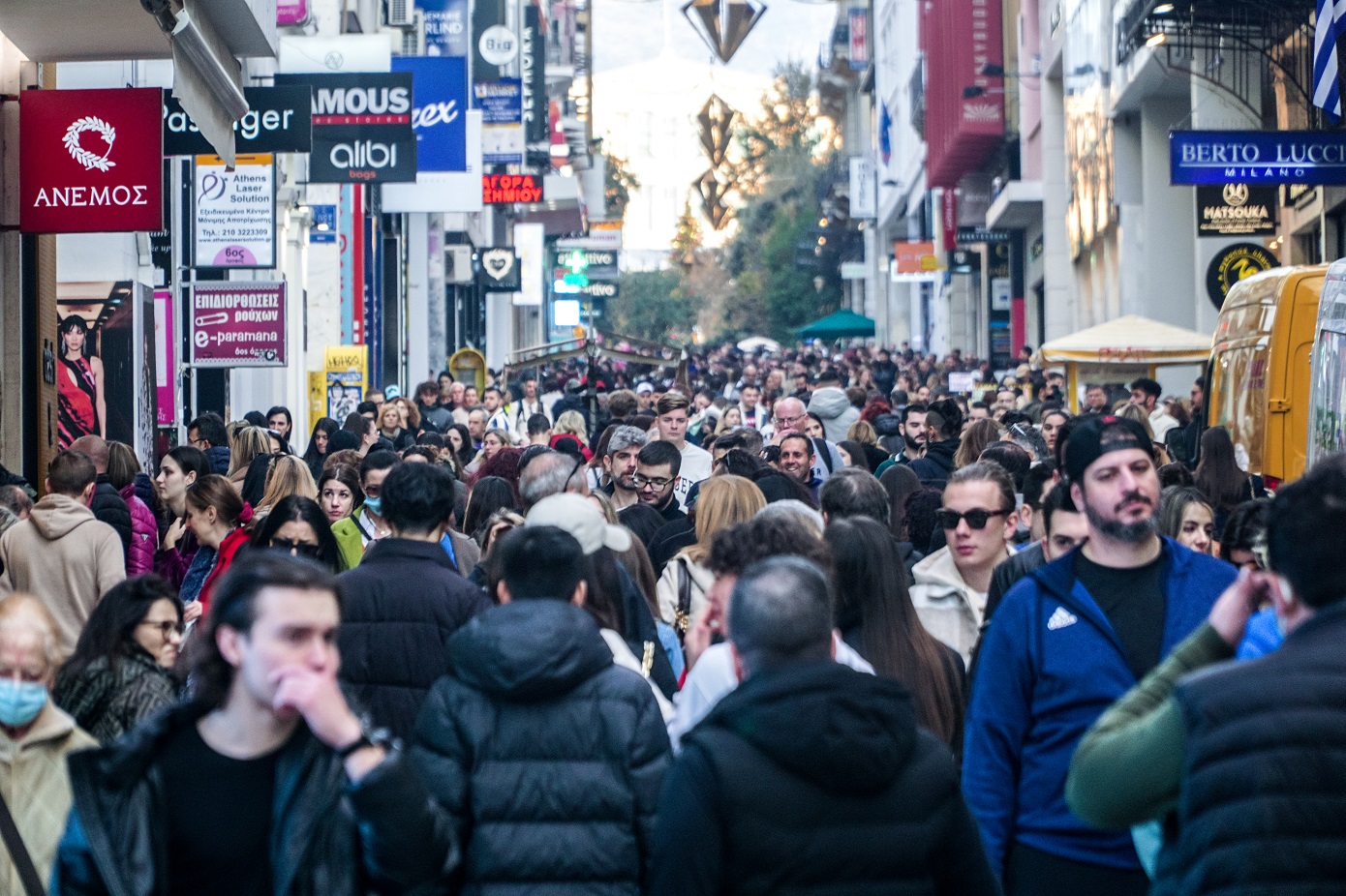 Ανοικτά, αύριο Κυριακή, τα εμπορικά καταστήματα – Τι ισχύει για σούπερ μάρκετ και malls